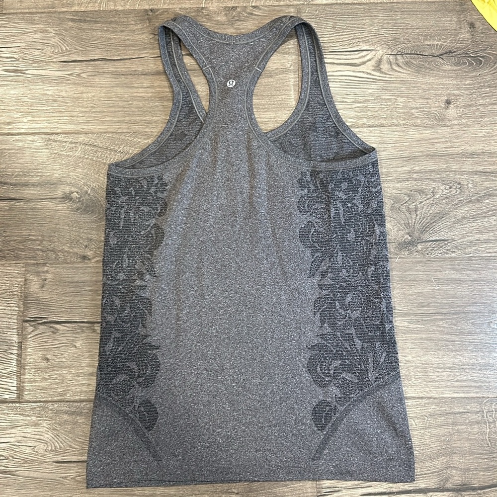 Lululemon Swiftly Tech Racerback Tank Size 8 - Picture 9 of 10